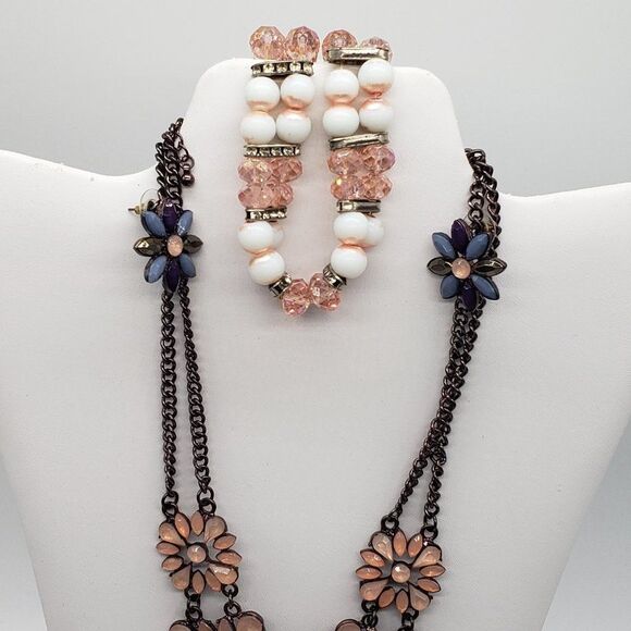 Vintage Costume Jewelry Cluster Floral Pink Blue Necklace Earring & Bracelet Set - Picture 6 of 15